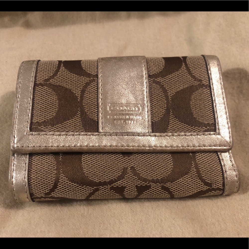 Price drop! Coach Wallet 💫